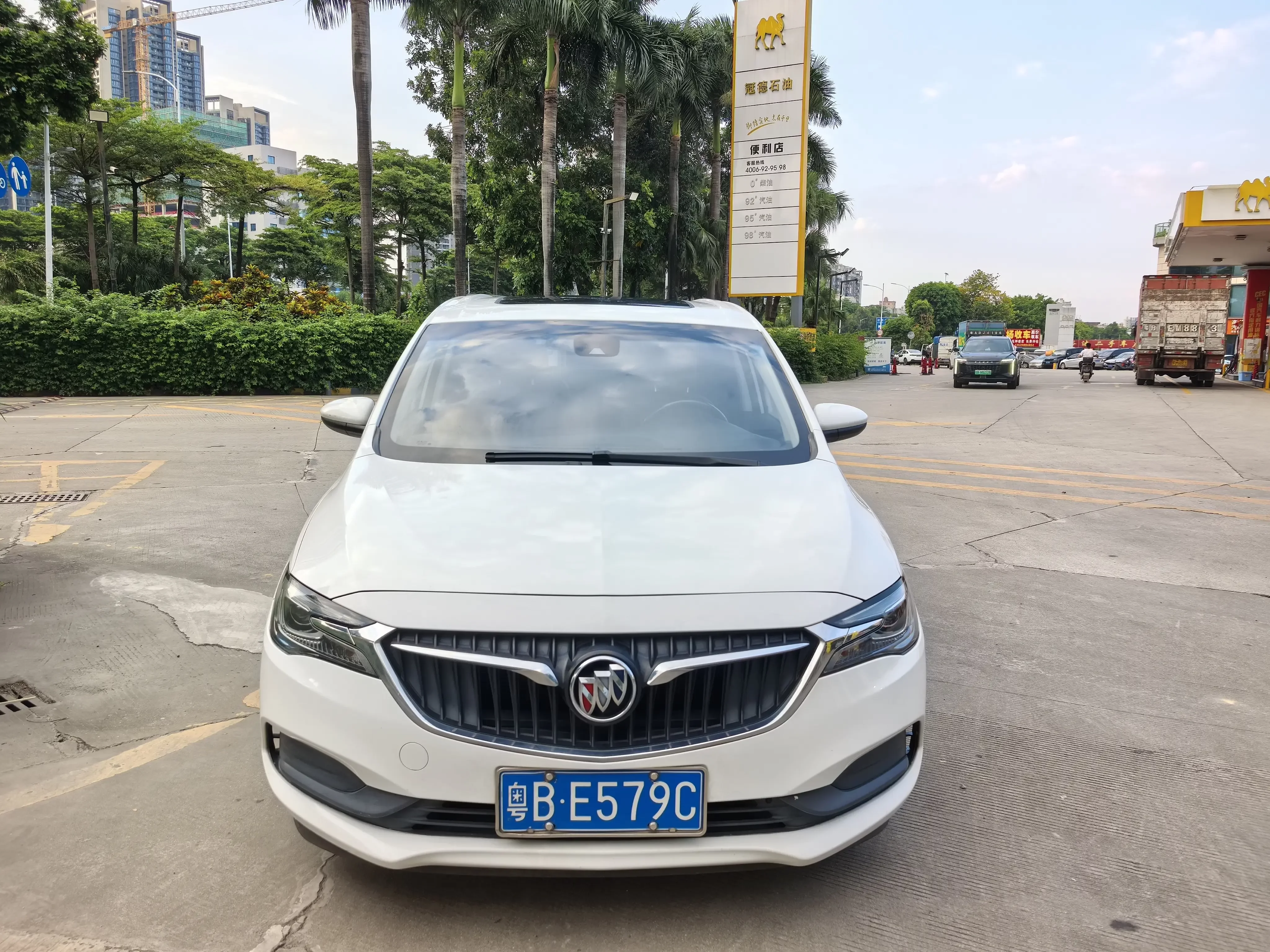 Buick GL6