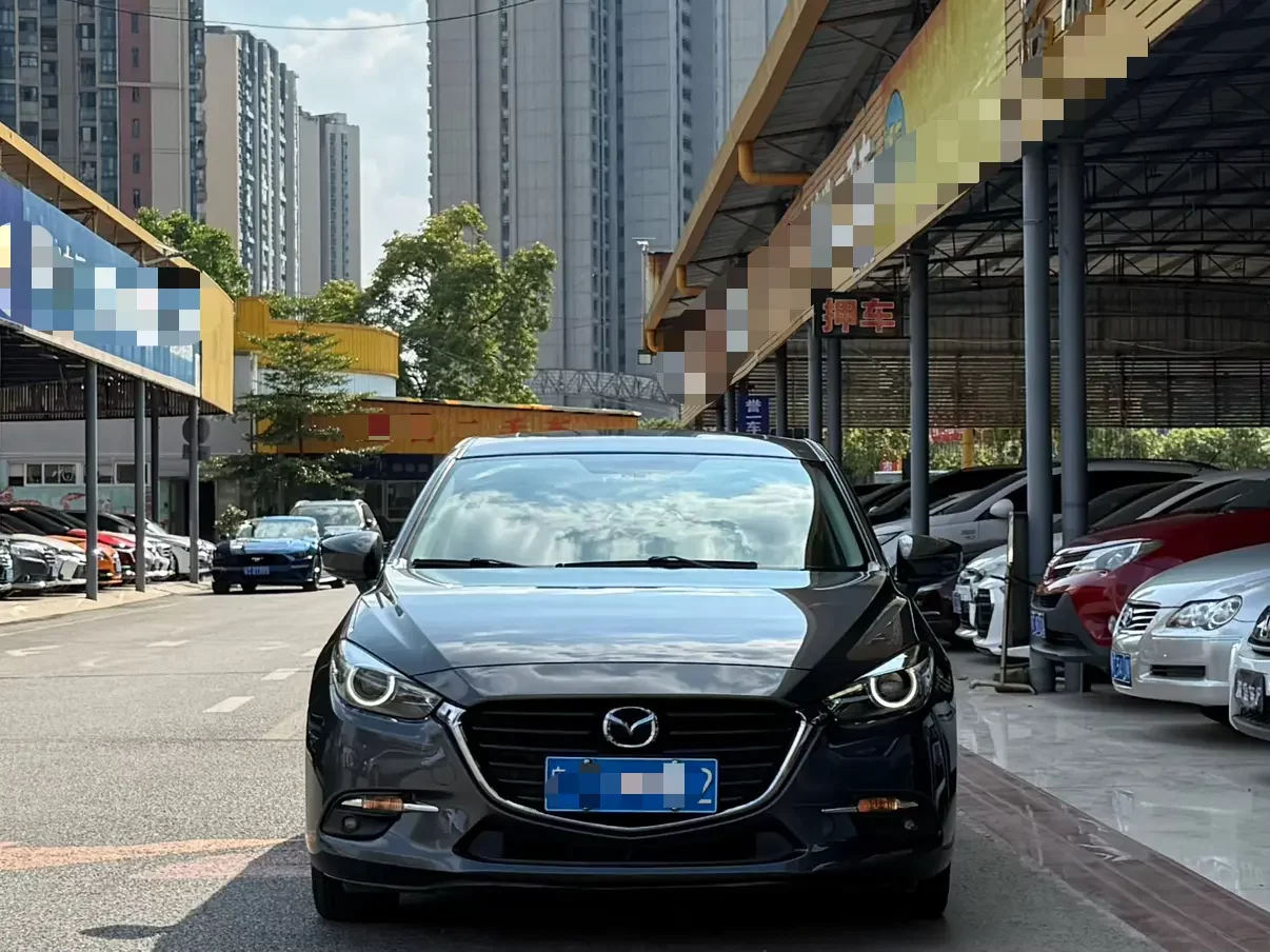Mazda Axela (3)