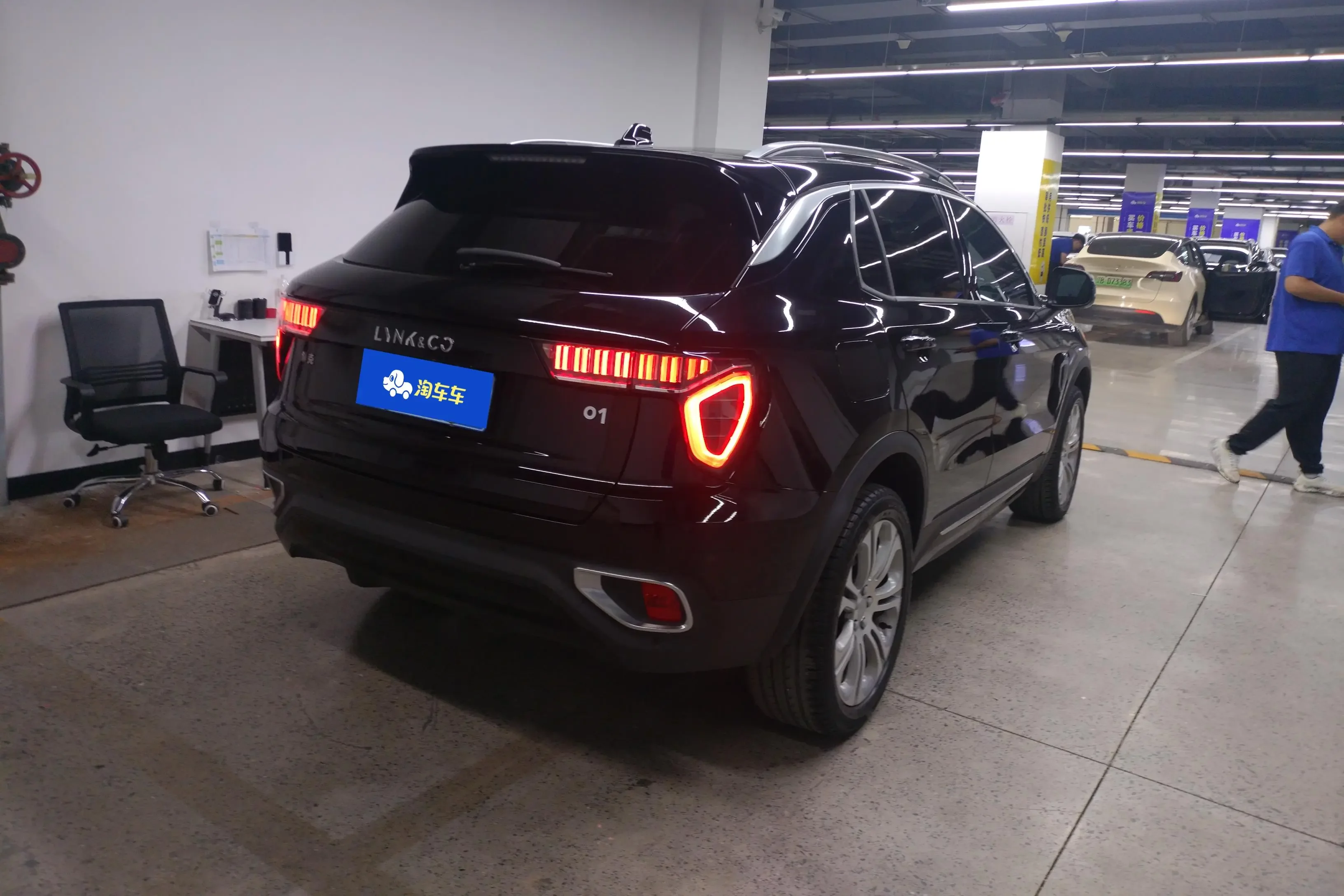 Lynk & Co 01