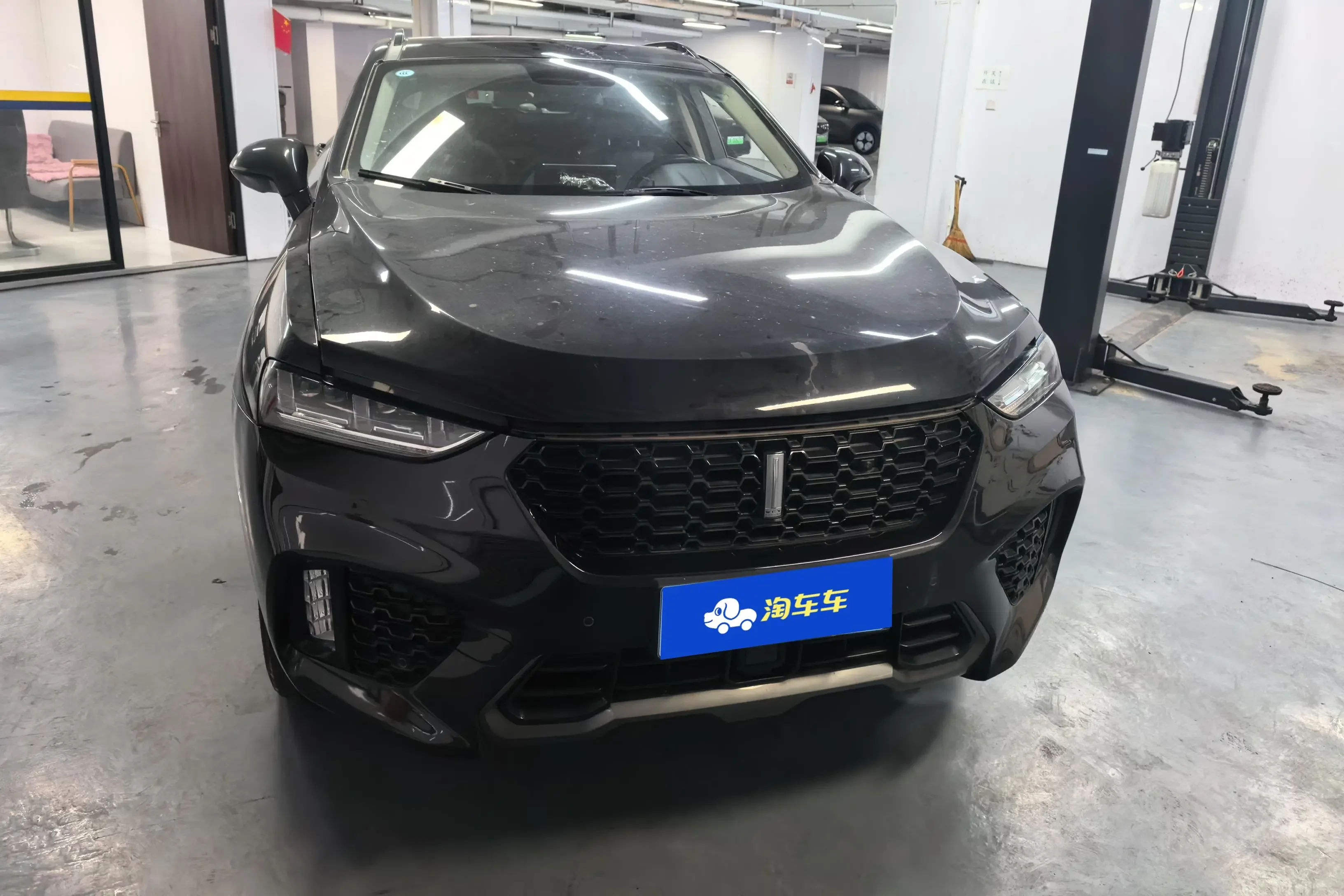 Wey Wei brand VV7