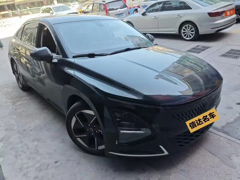 Wuling Starlight PHEV