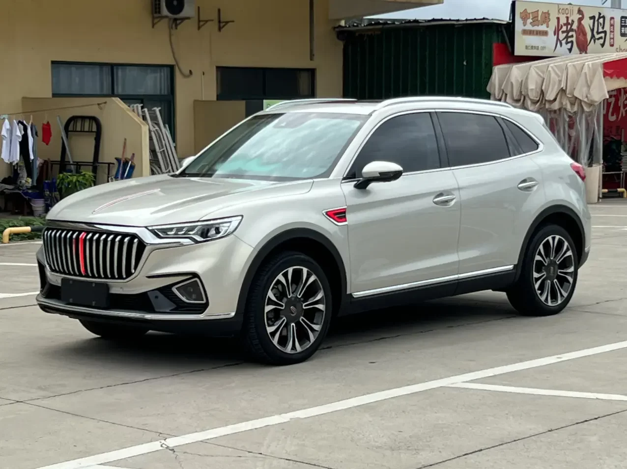 Hongqi HS5