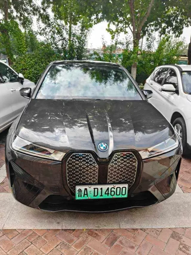 BMW iX
