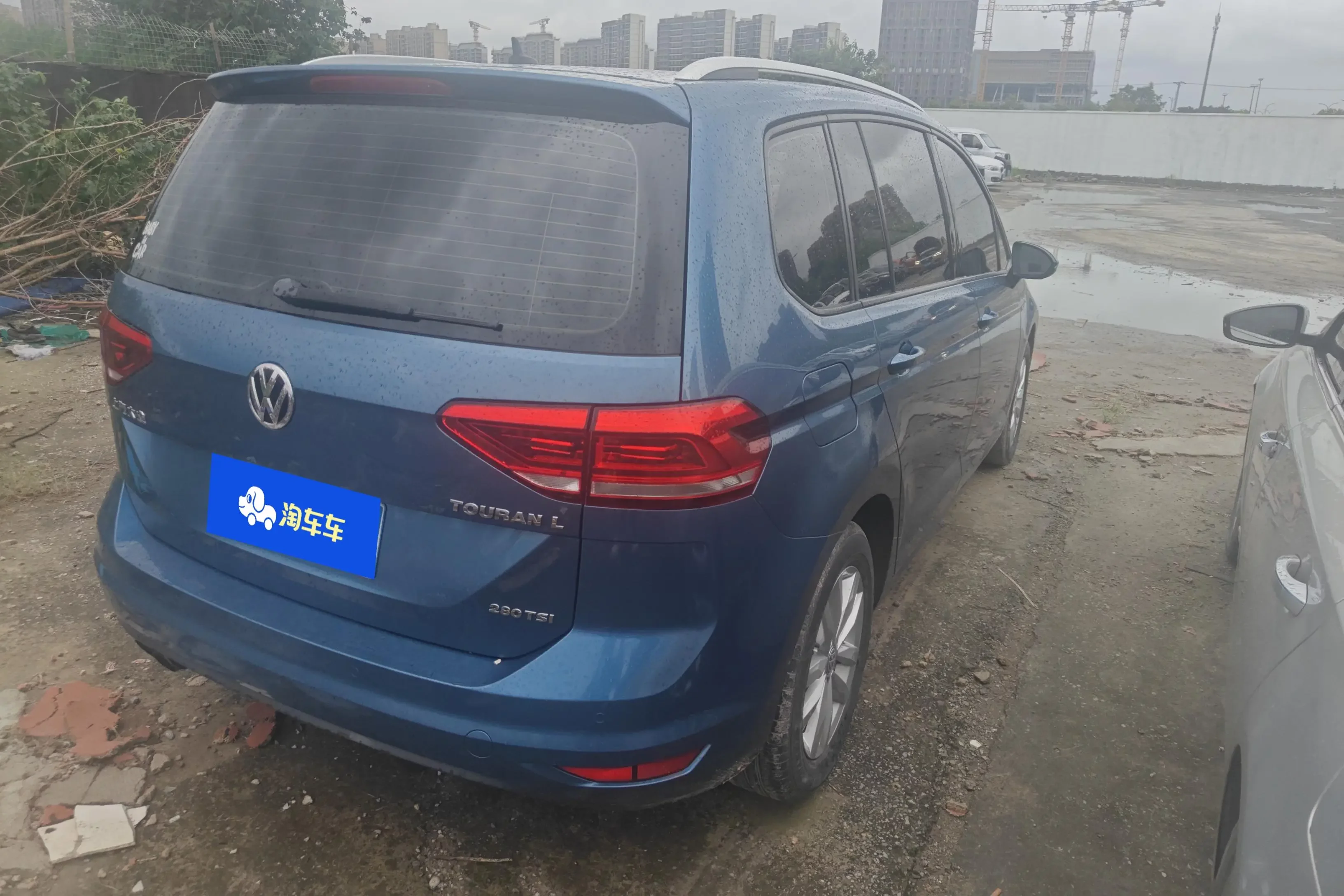 Volkswagen Touran L
