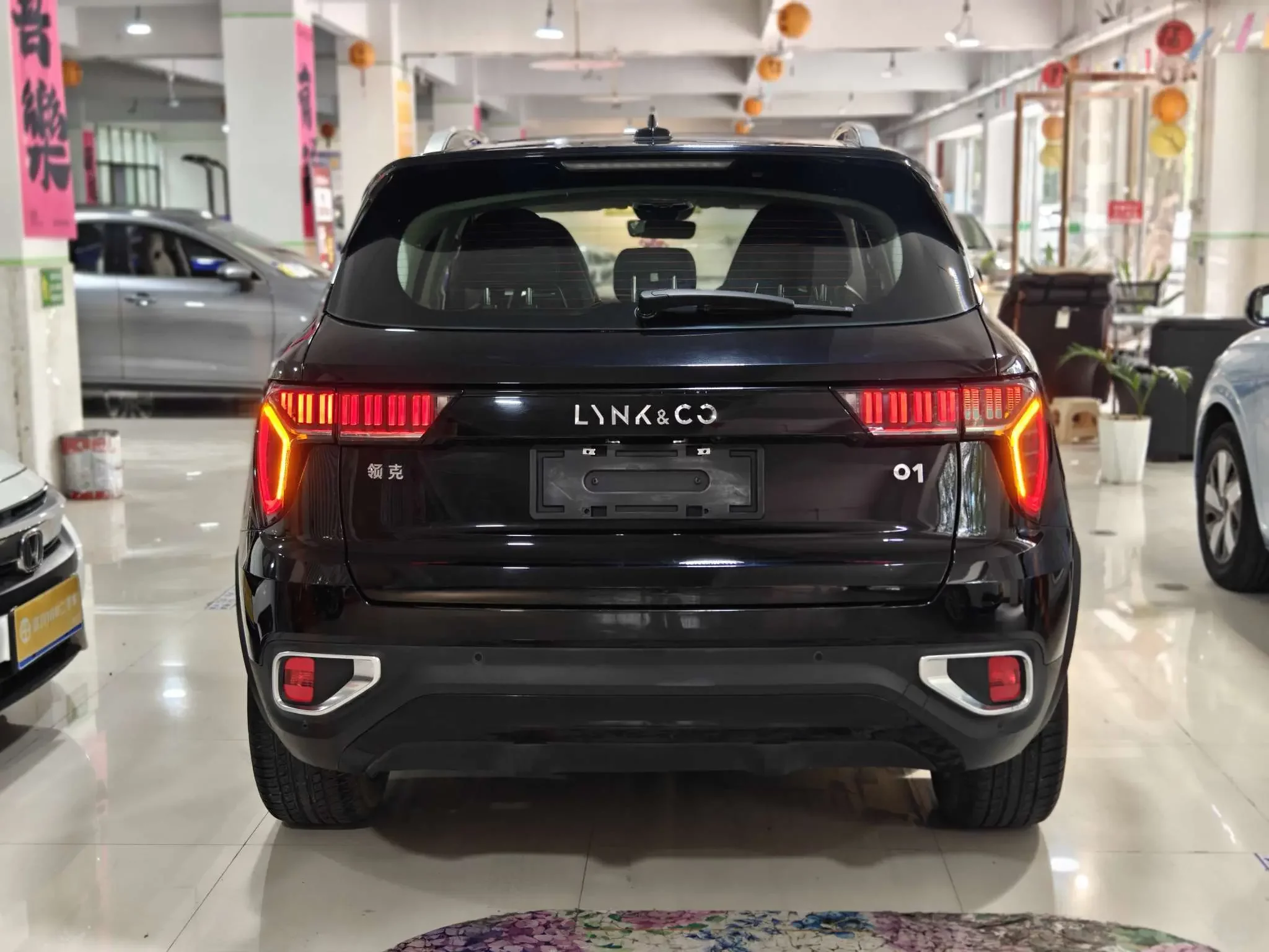 Lynk & Co 01