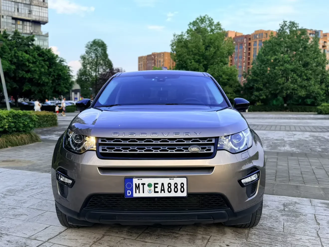 Land Rover Discover the magic