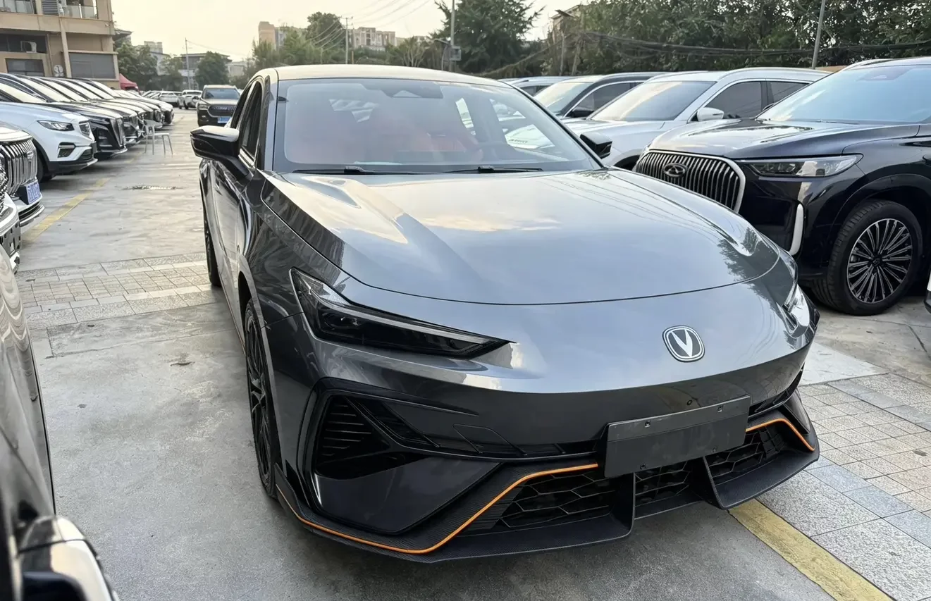 Changan UNI-V