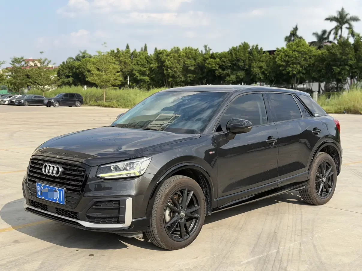 Audi Q2L