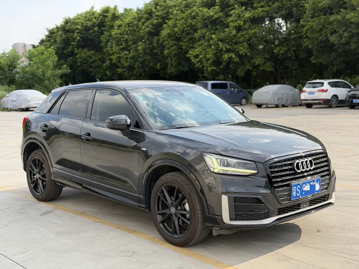 Audi Q2L