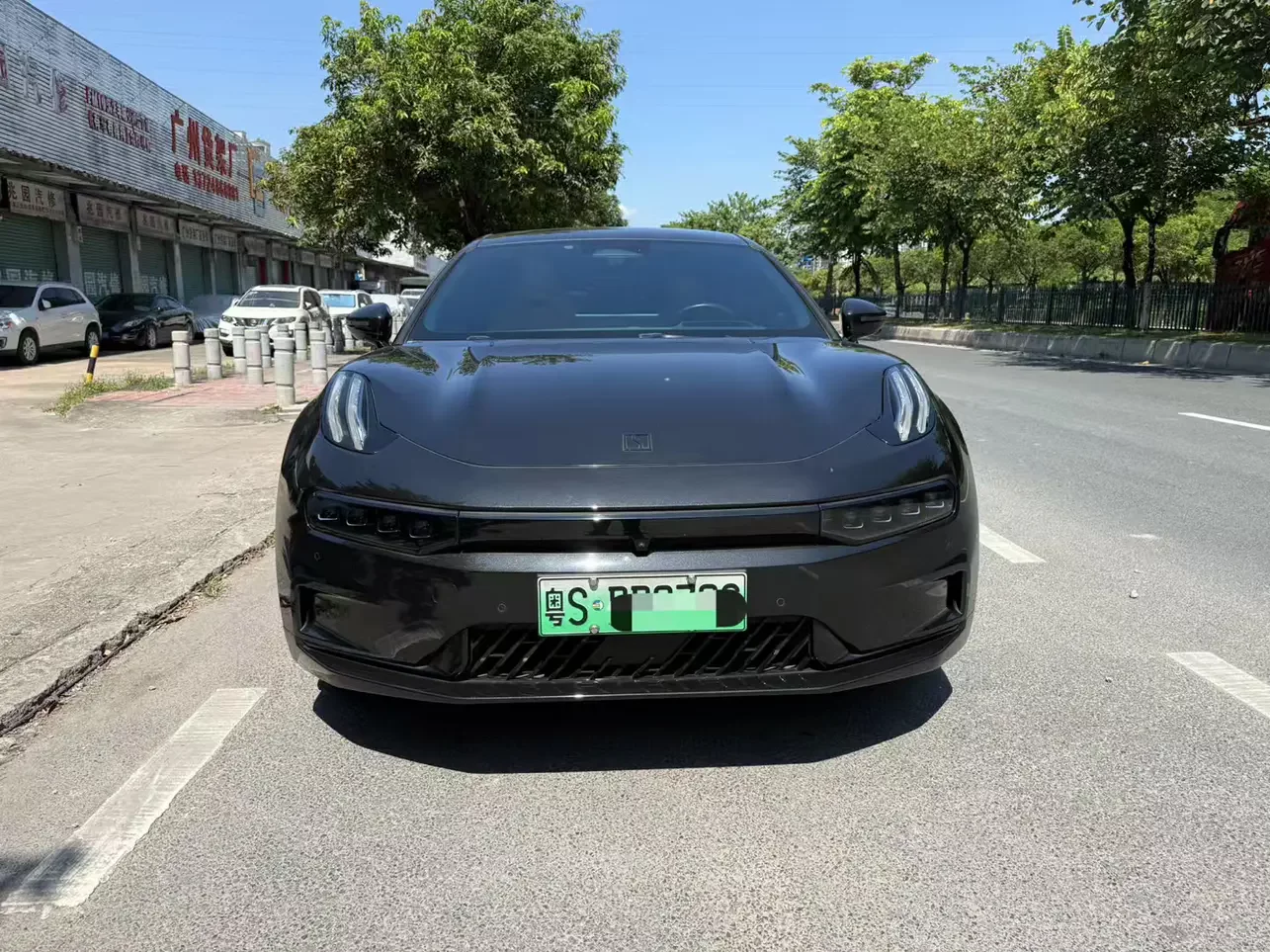 ZEEKR 001
