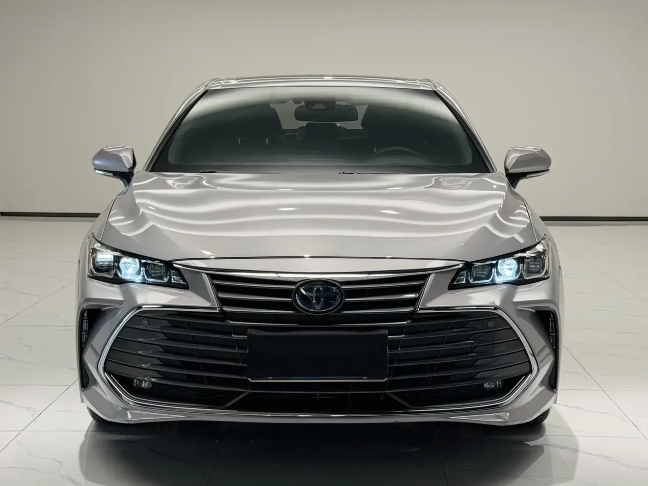 Toyota Avalon (asian dragon)