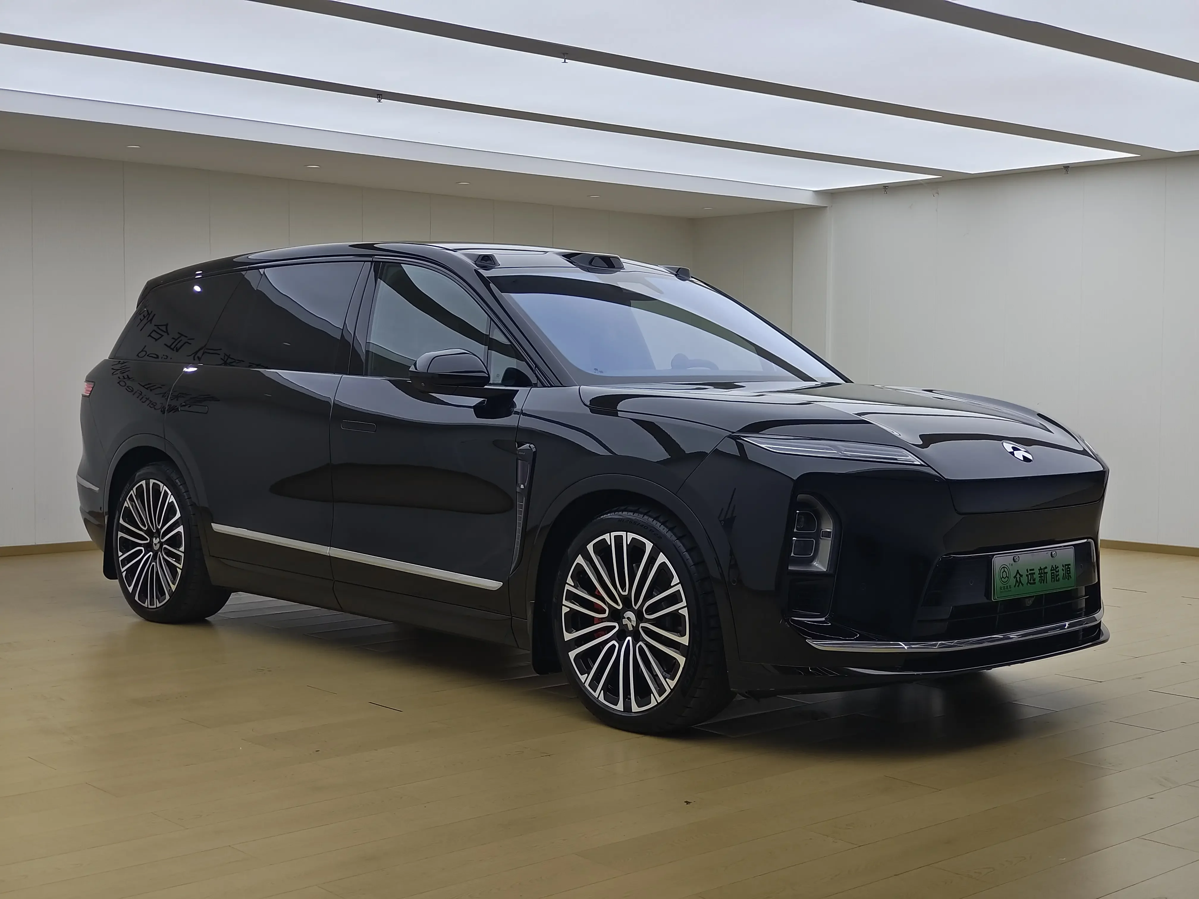 NIO ES8
