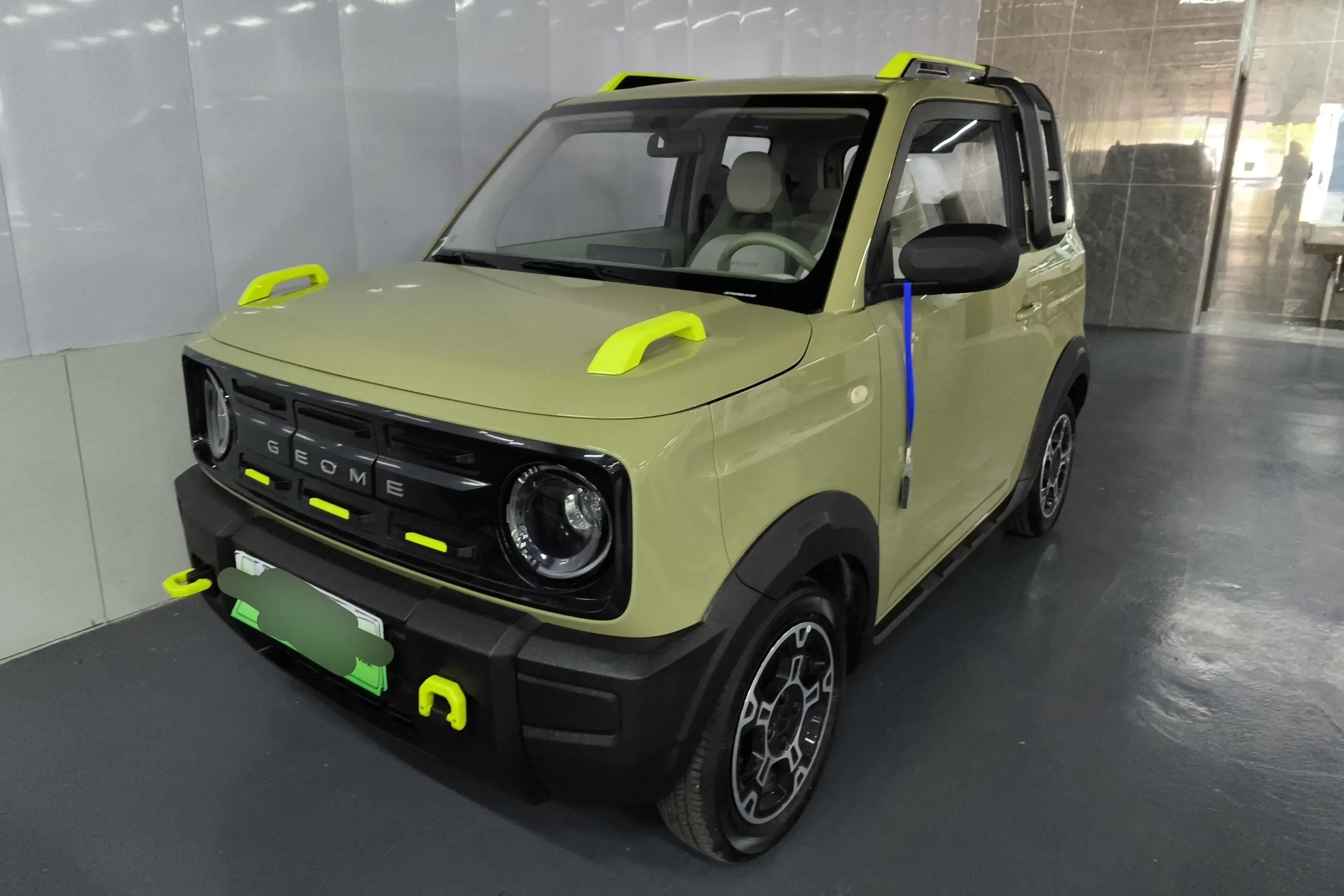 Geely panda