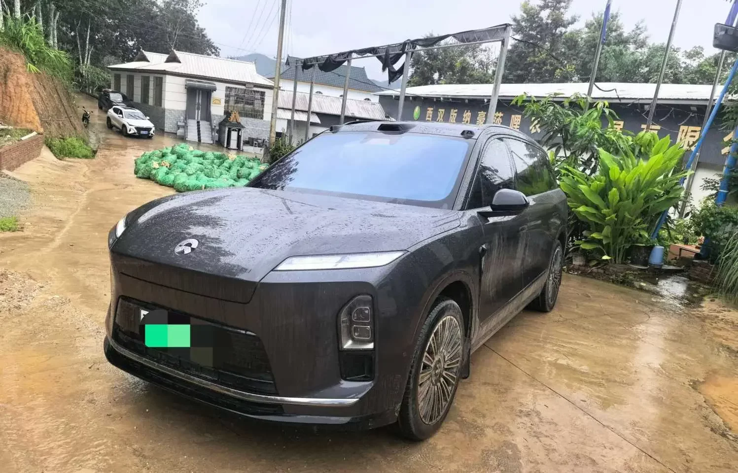 NIO ES8