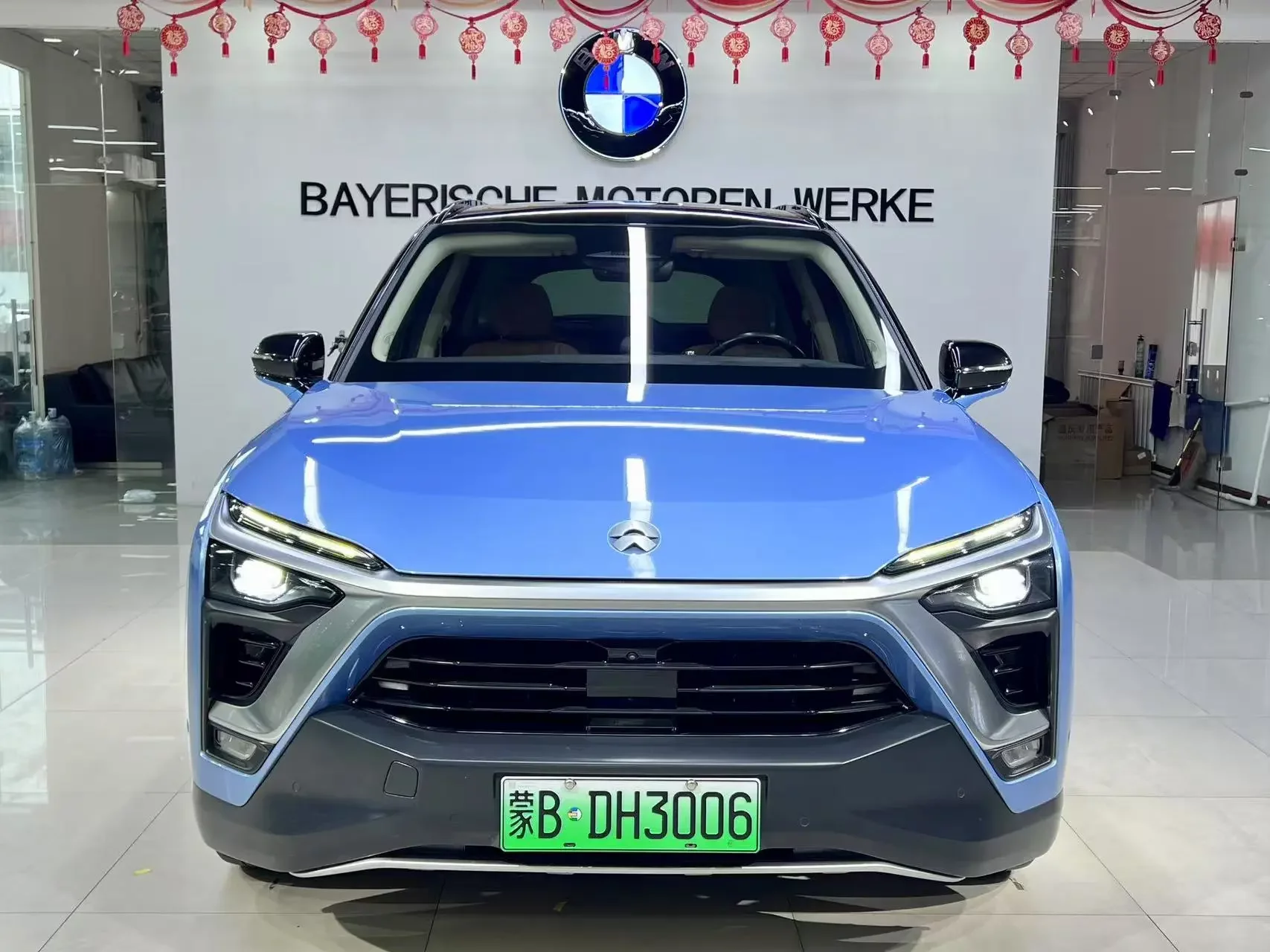 NIO ES8