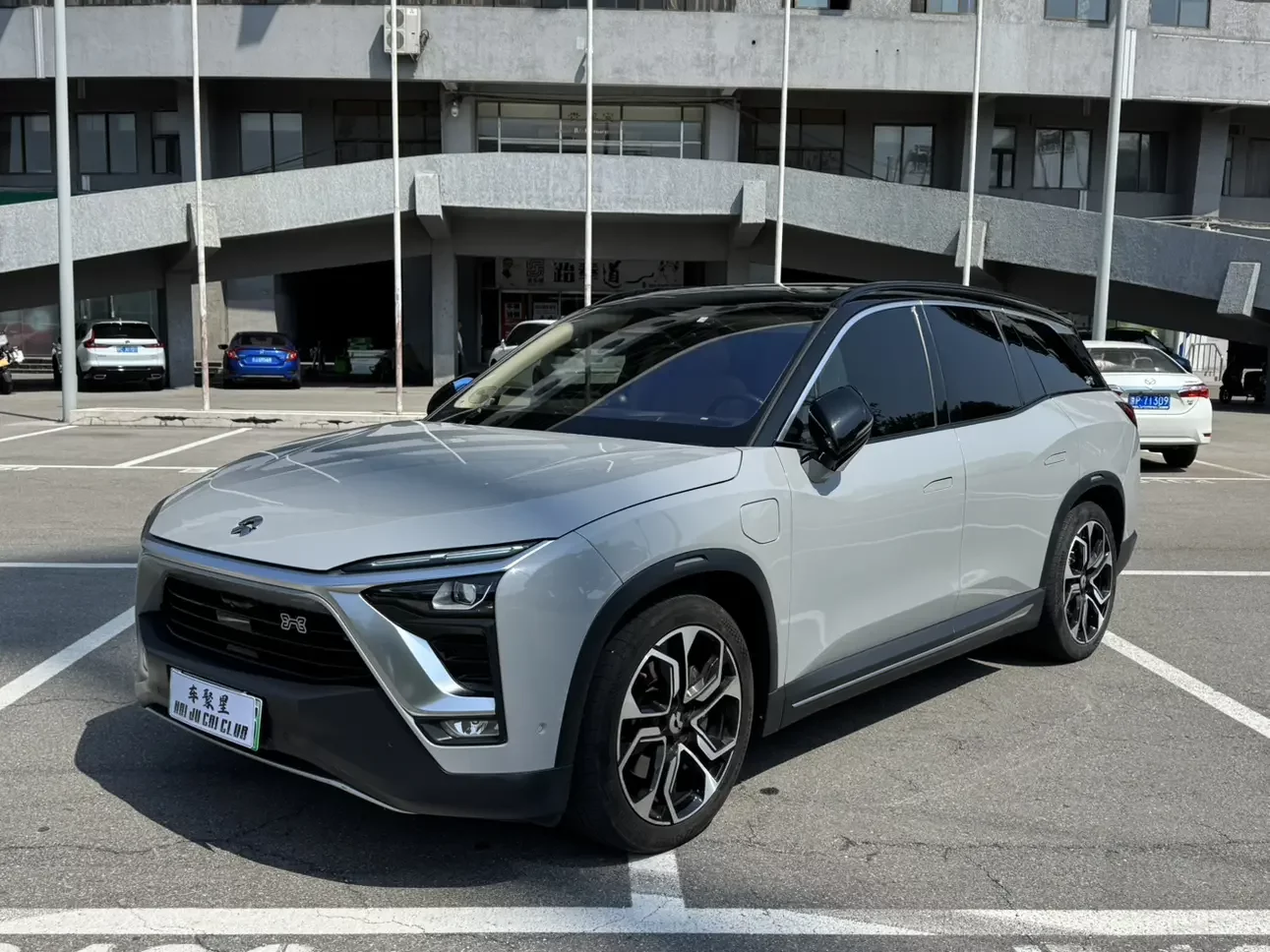 NIO ES8