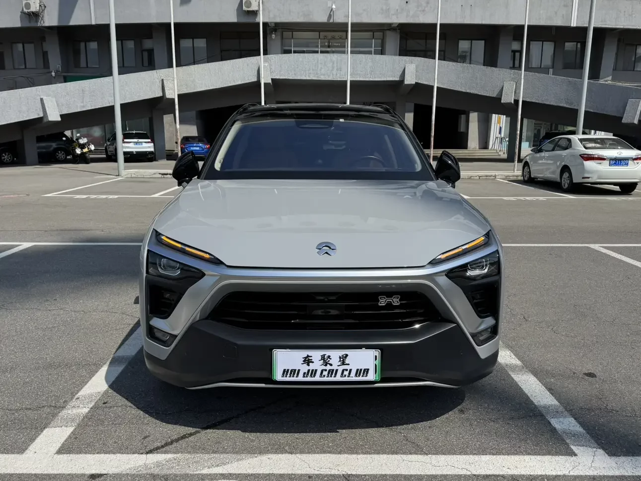 NIO ES8