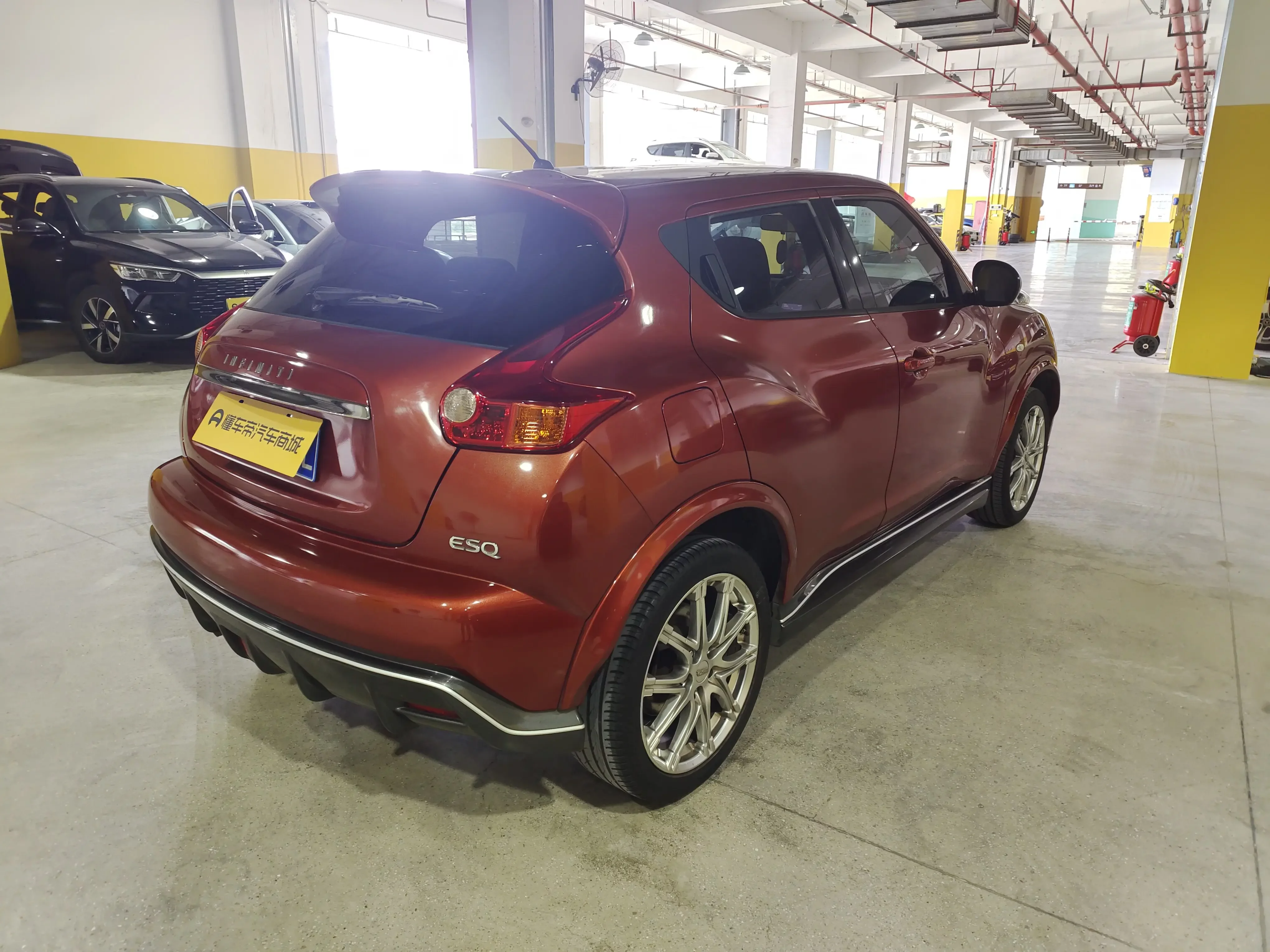 Infiniti ESQ