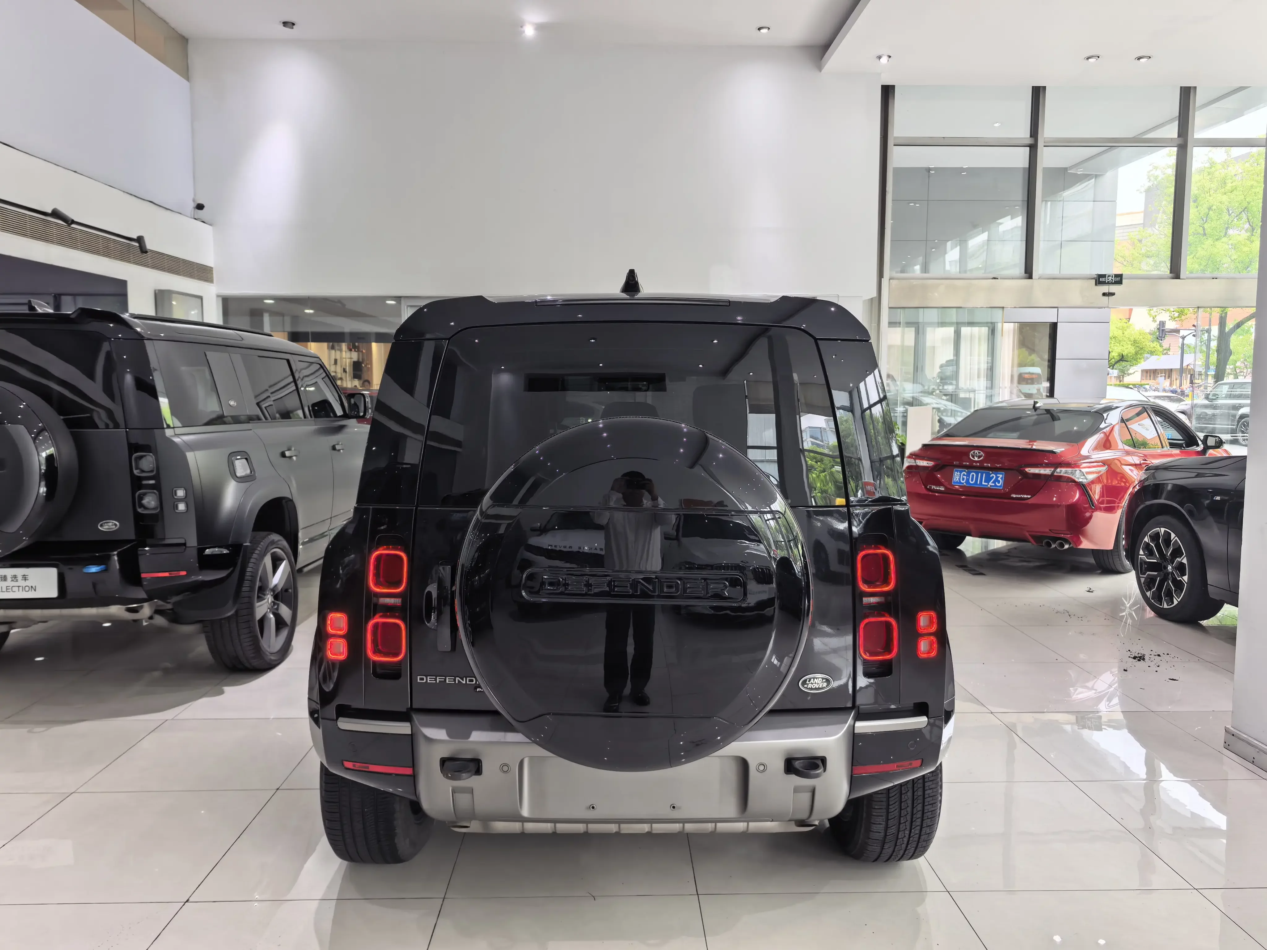Land Rover guard