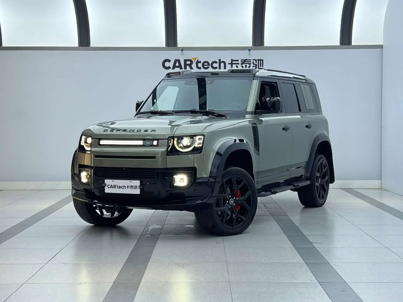 Land Rover guard