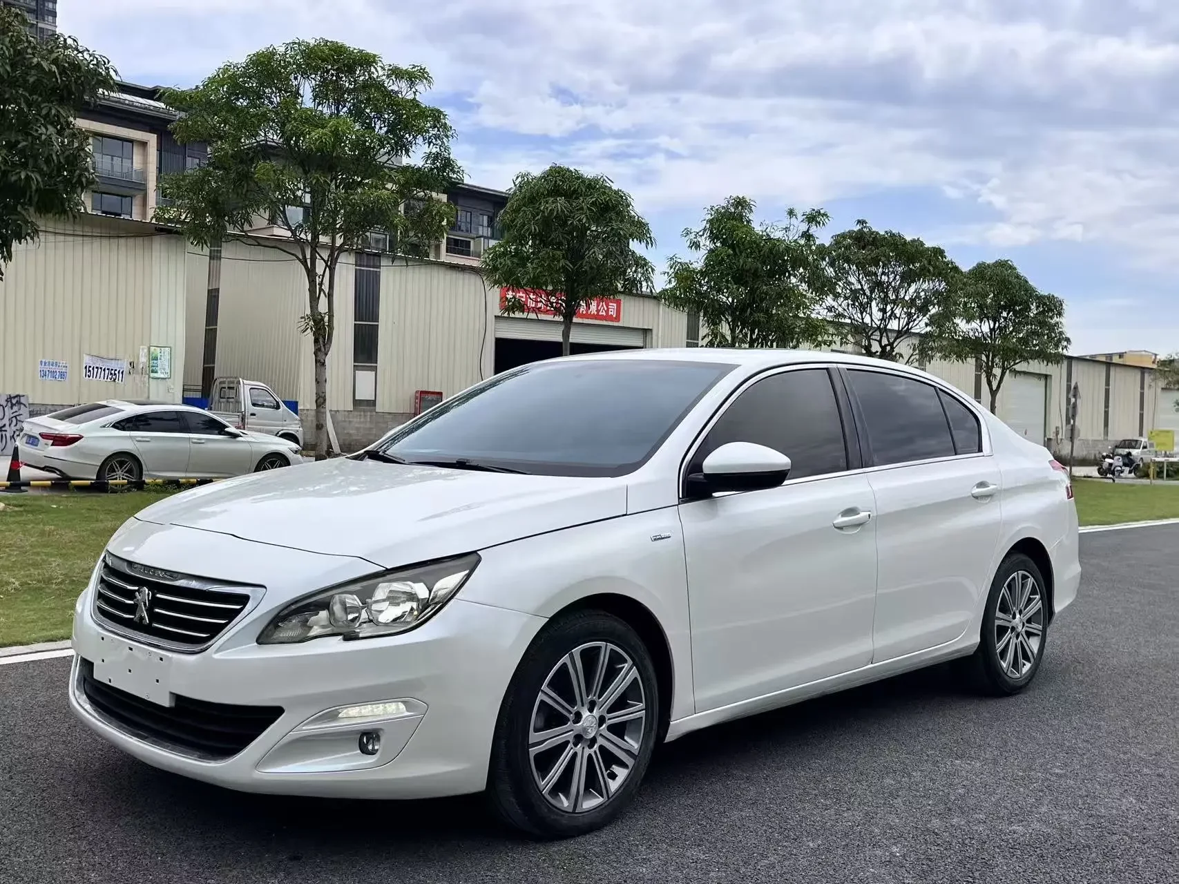 Peugeot 408