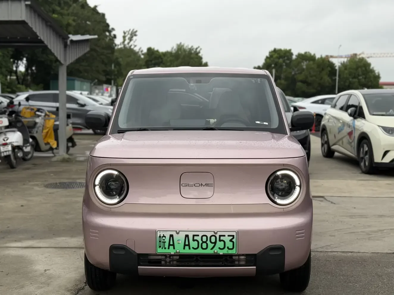Geely panda