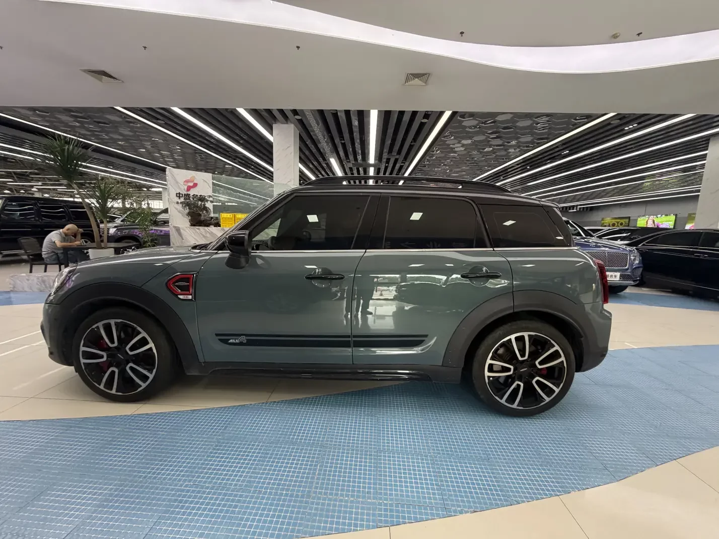 MINI JCW COUNTRYMAN