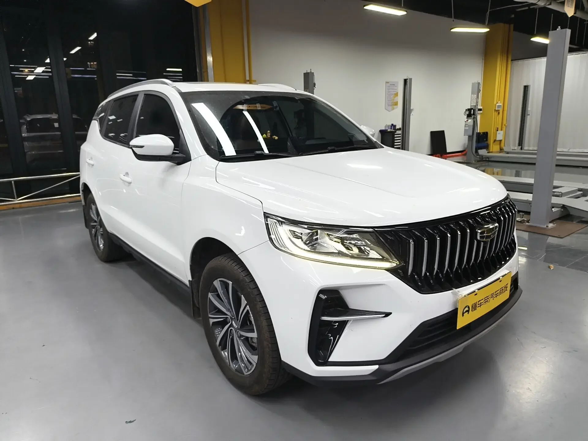 Geely Vision X6