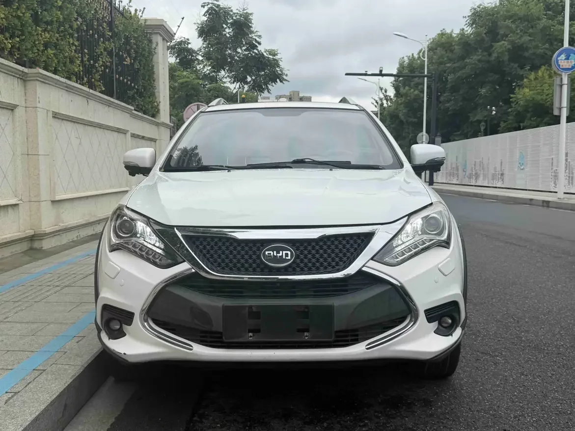 BYD Tang DM