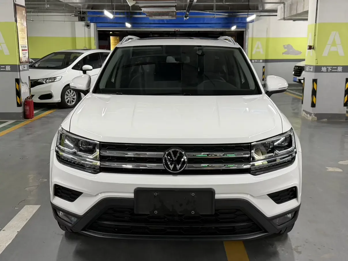 Volkswagen Tharu