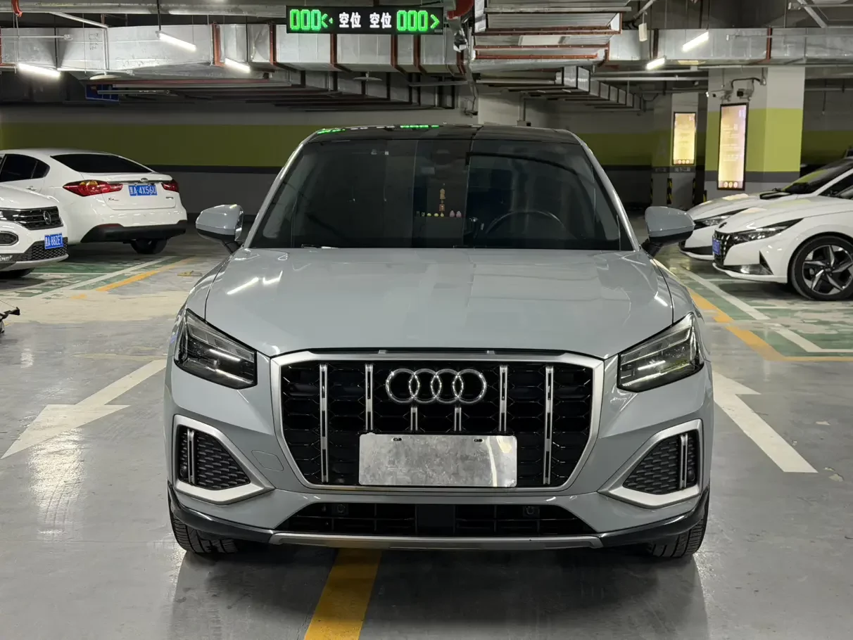 Audi Q2L