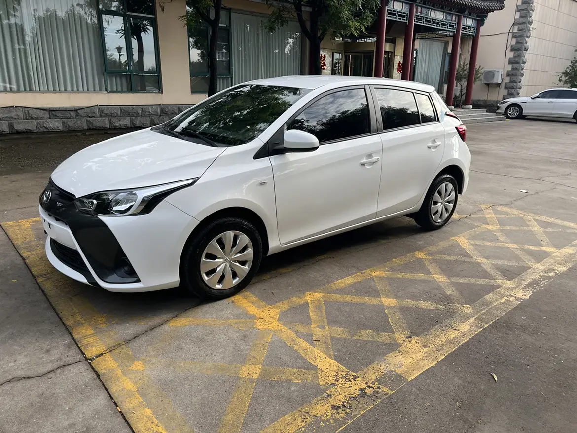 Toyota Yaris L