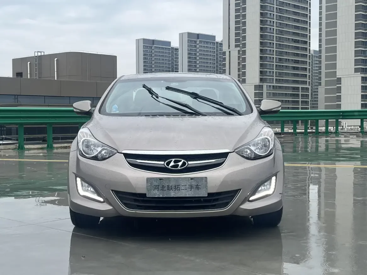Hyundai Elantra