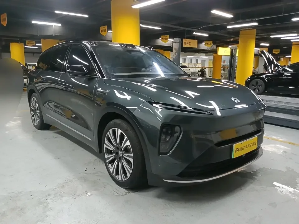 NIO ES8