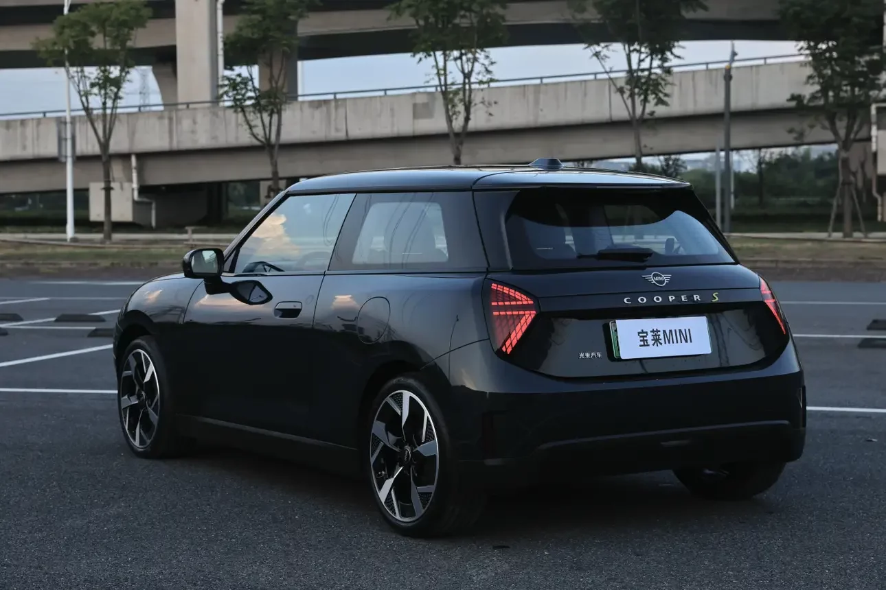 MINI ELECTRIC COOPER