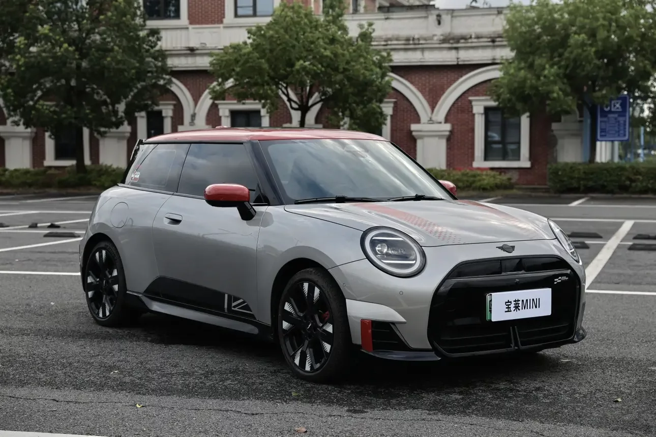 MINI Electric  JCW