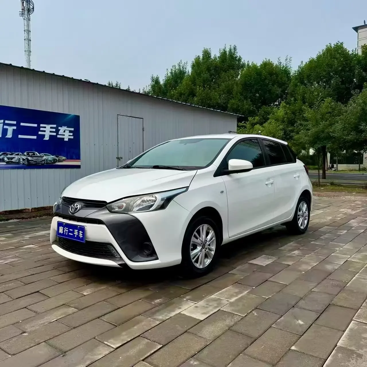 Toyota Yaris L