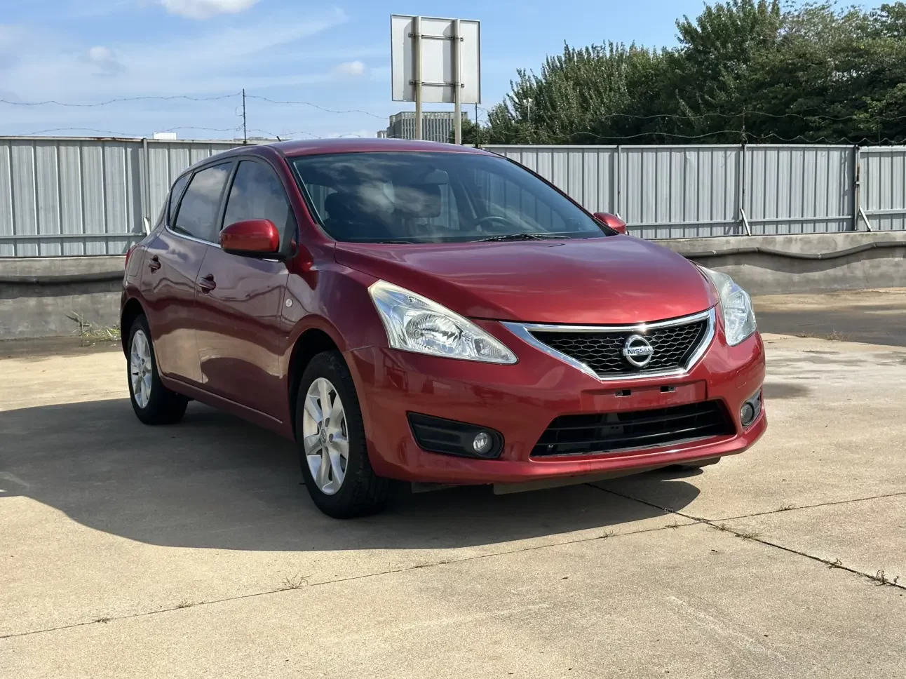 Nissan Tiida