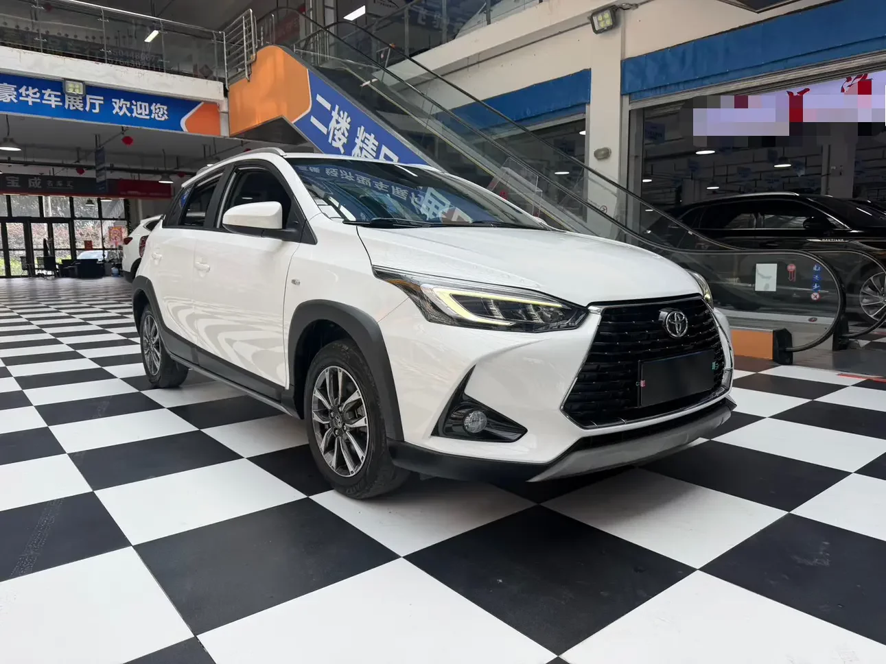 Toyota Yaris L