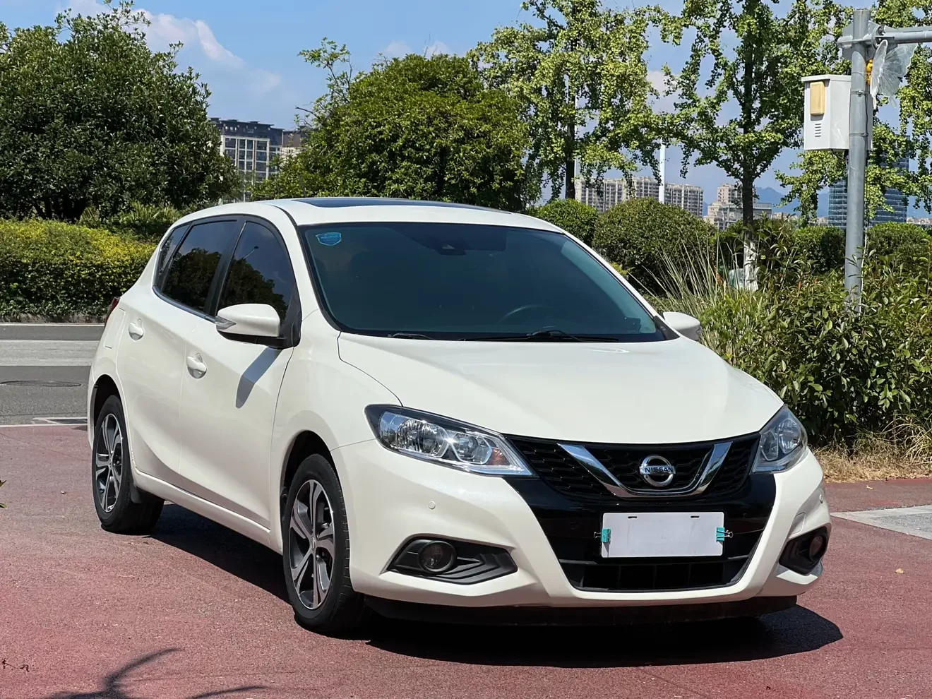 Nissan Tiida