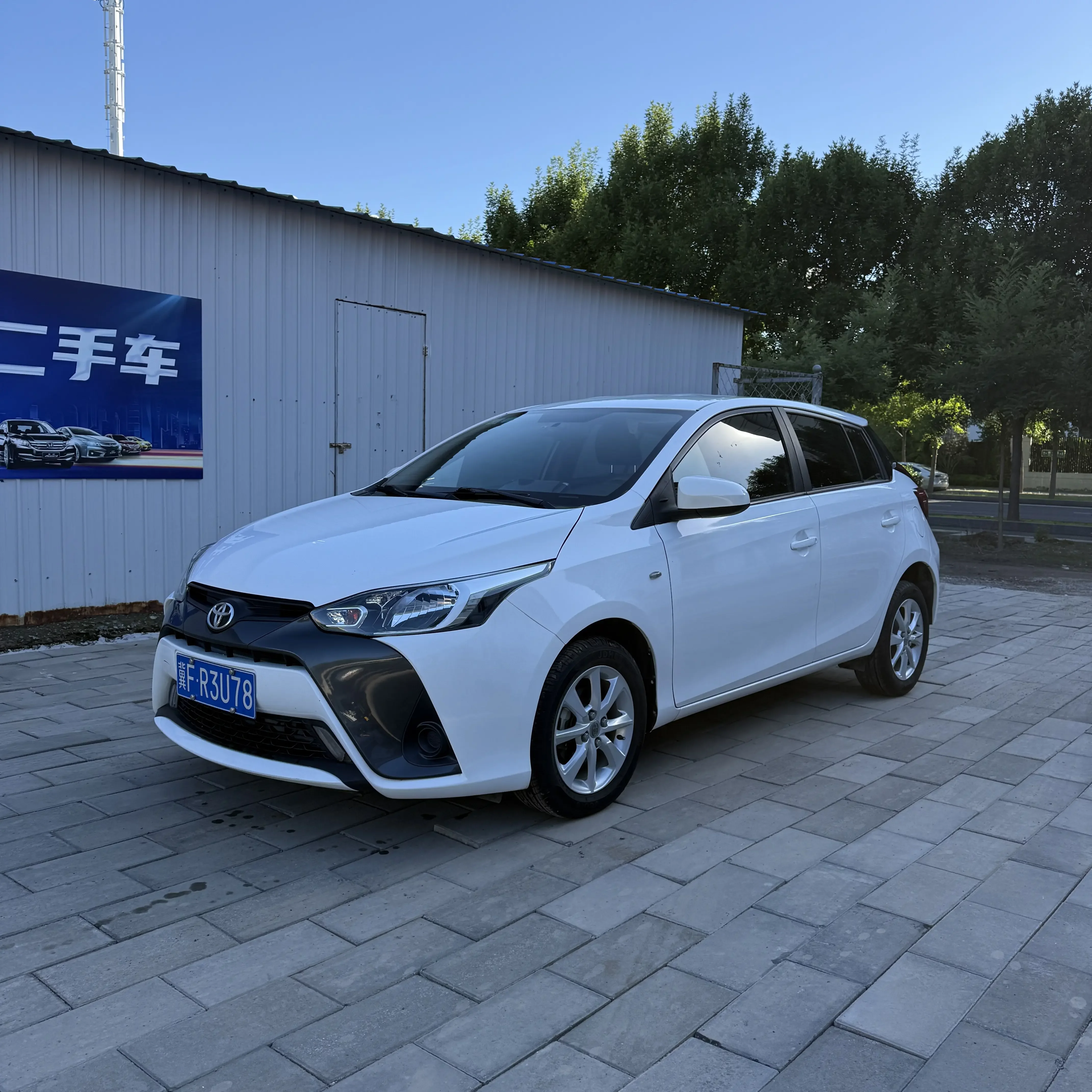 Toyota Yaris L