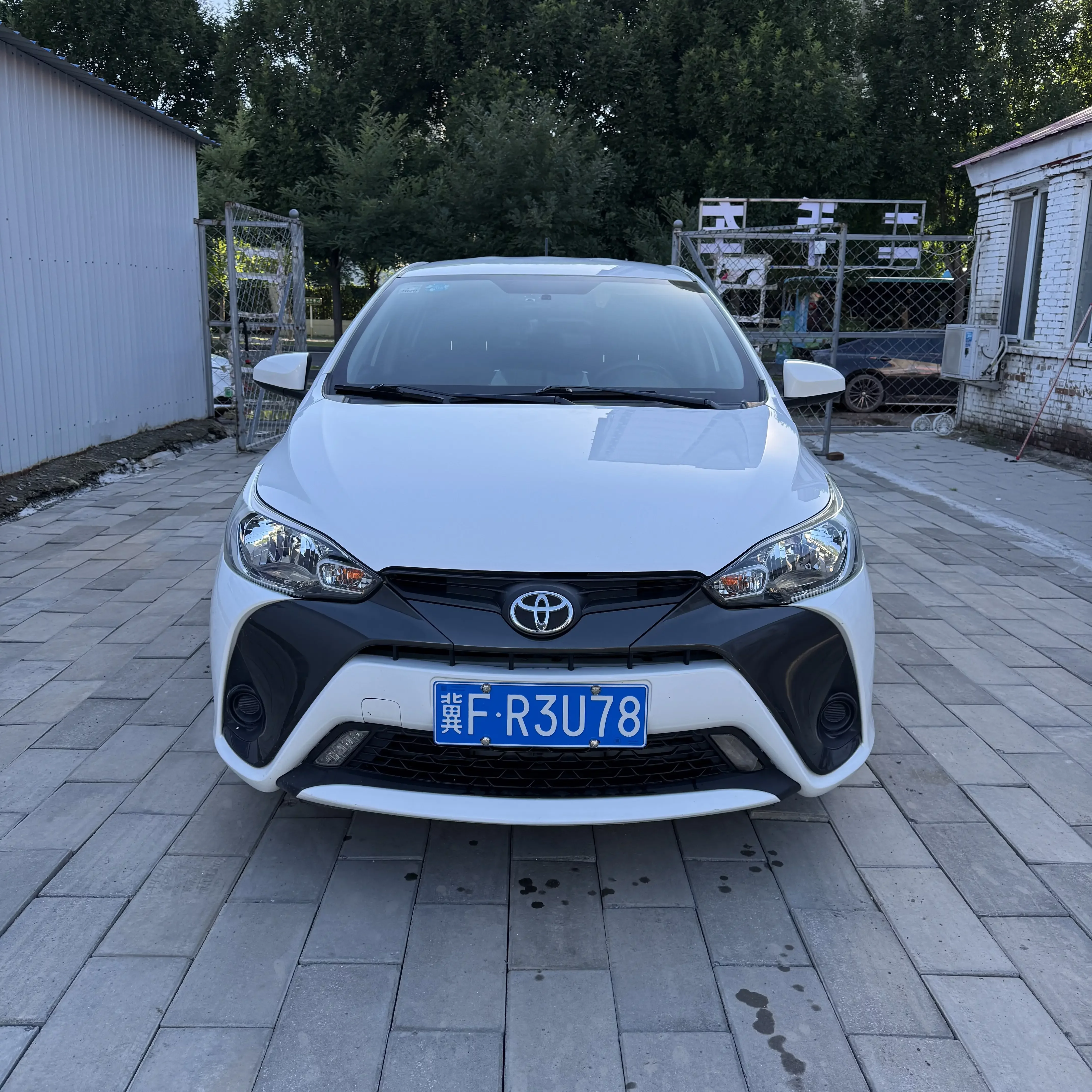 Toyota Yaris L