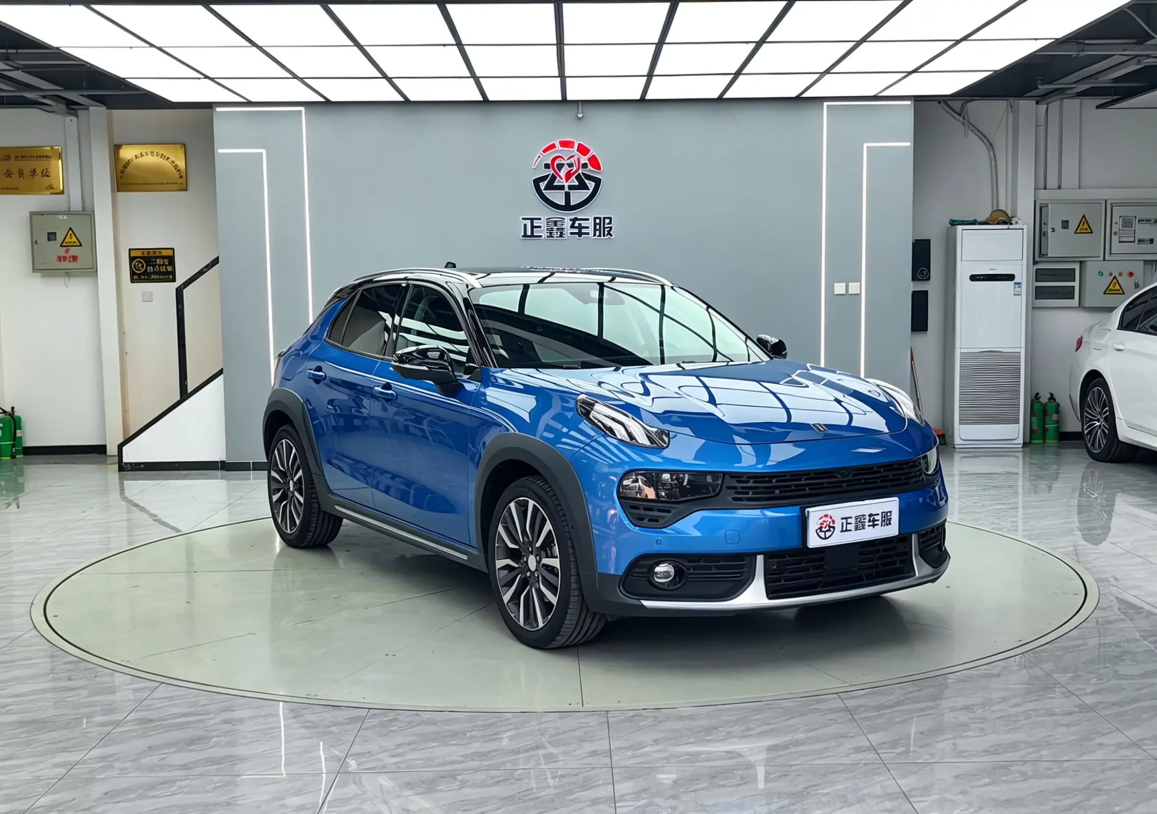 Lynk & Co 02