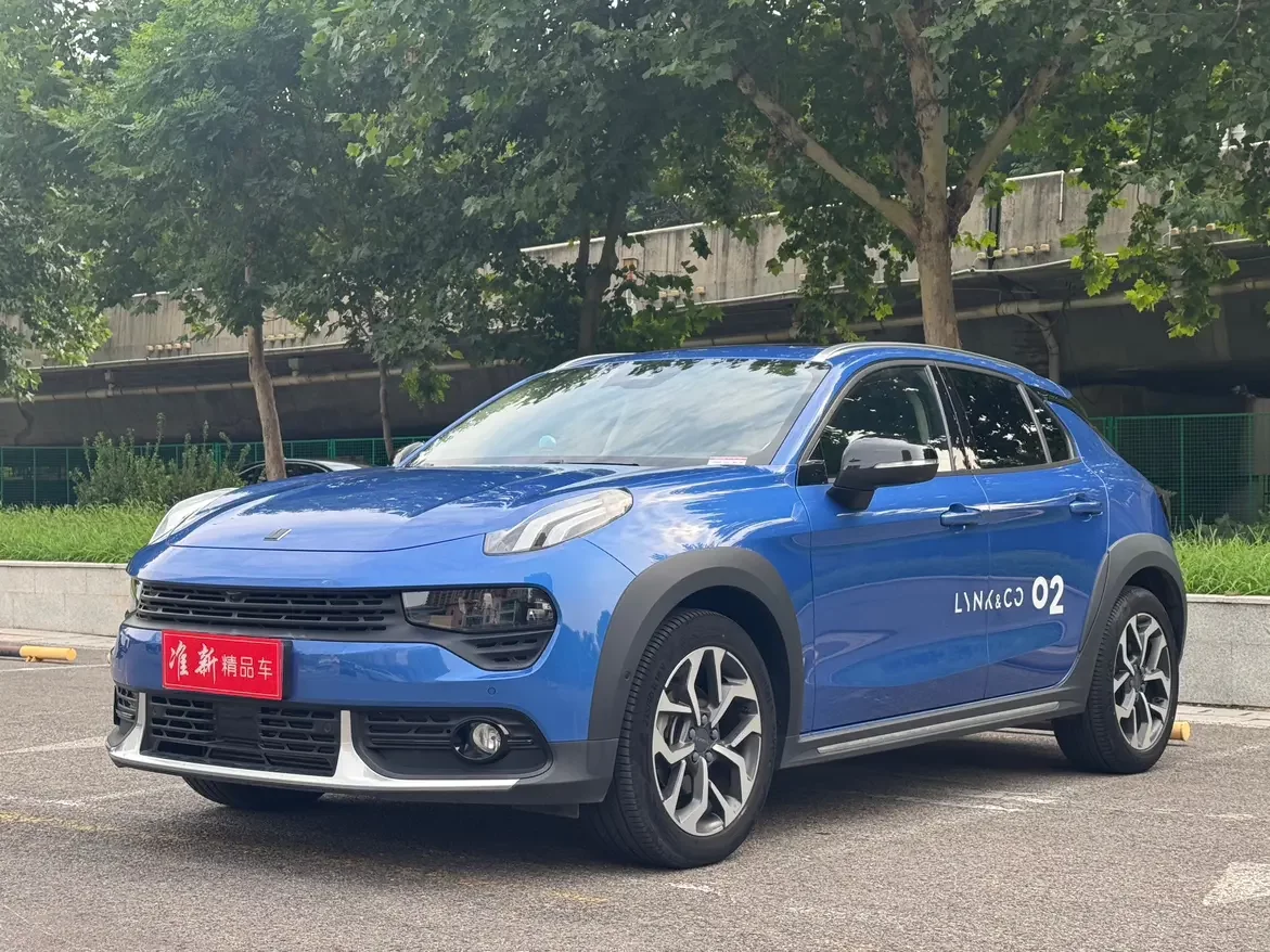 Lynk & Co 02