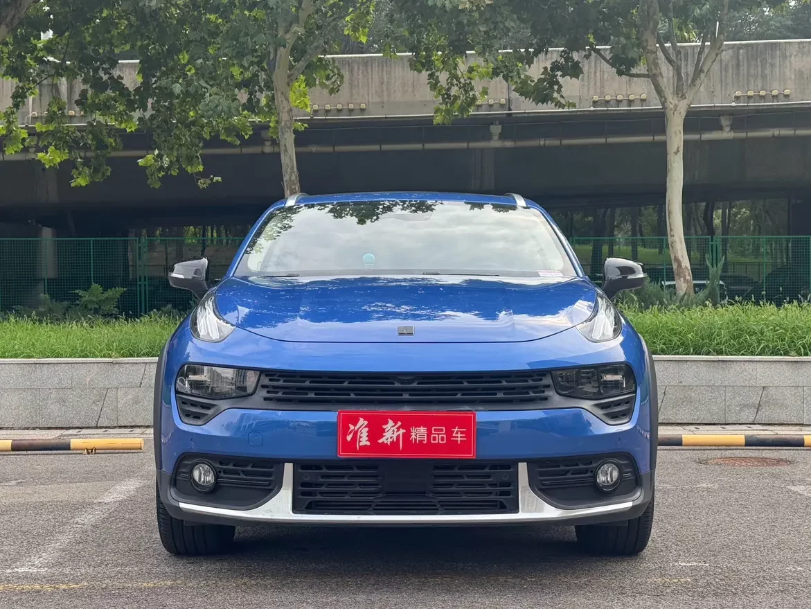 Lynk & Co 02