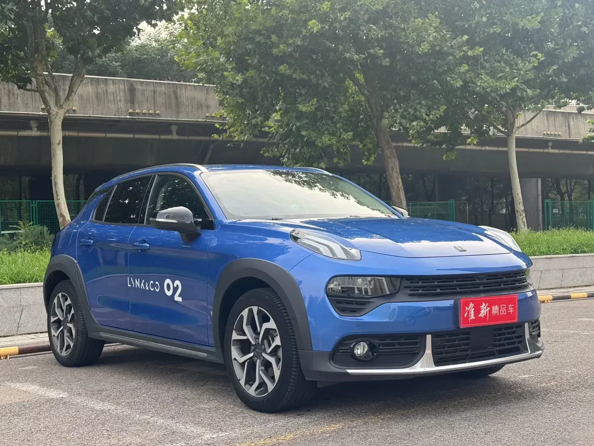 Lynk & Co 02