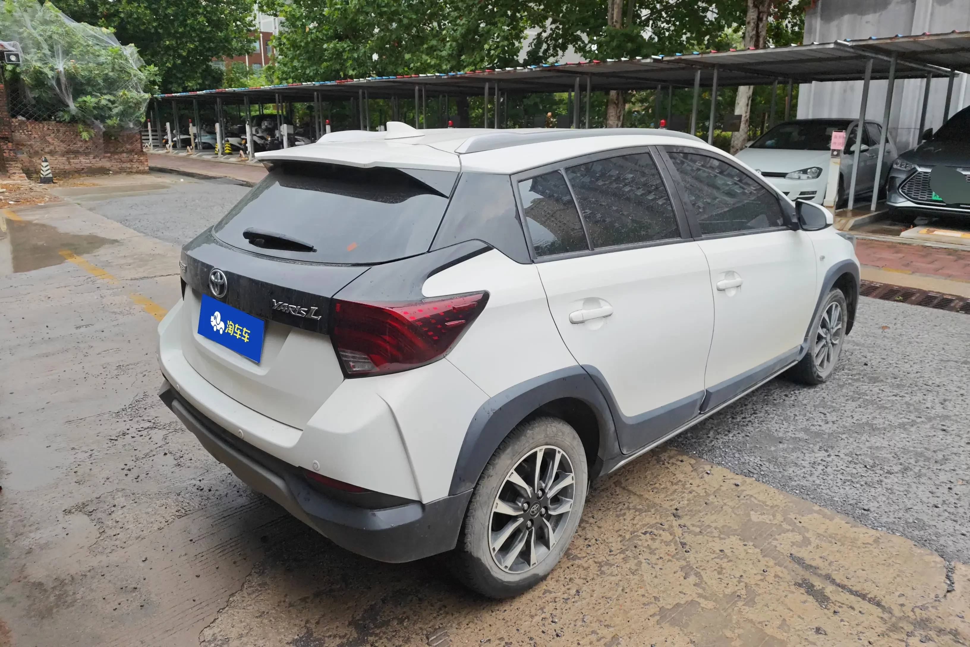 Toyota Yaris L