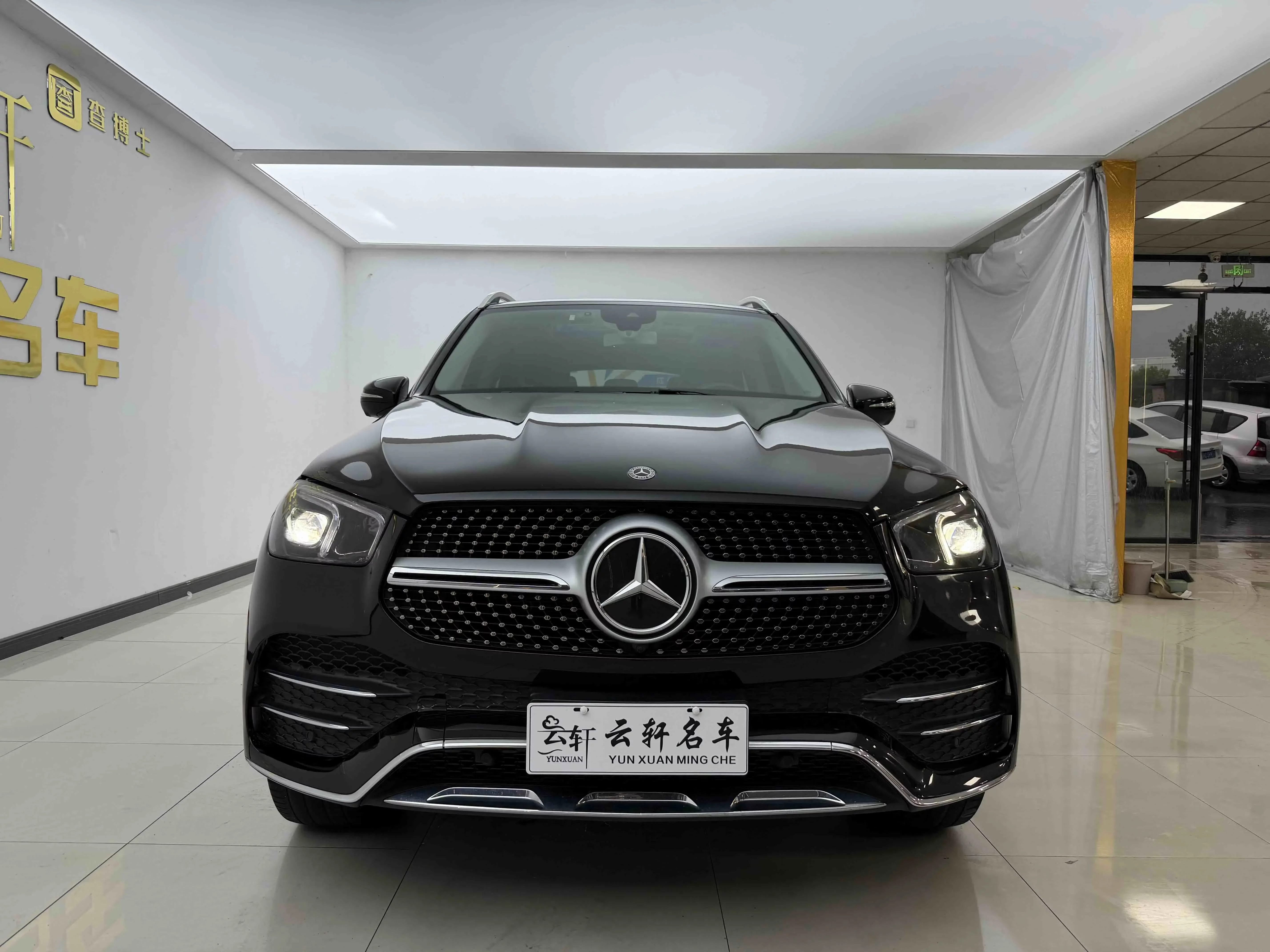 Mercedes-Benz GLE (Imported)