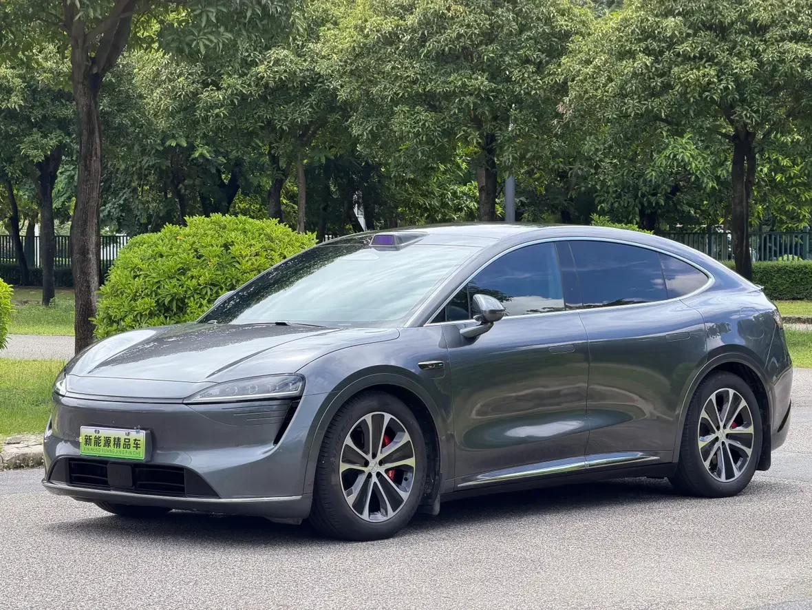 Luxeed Zhijie R7