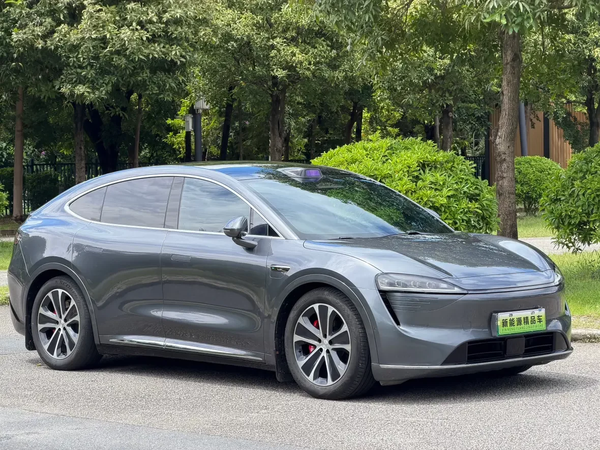 Luxeed Zhijie R7